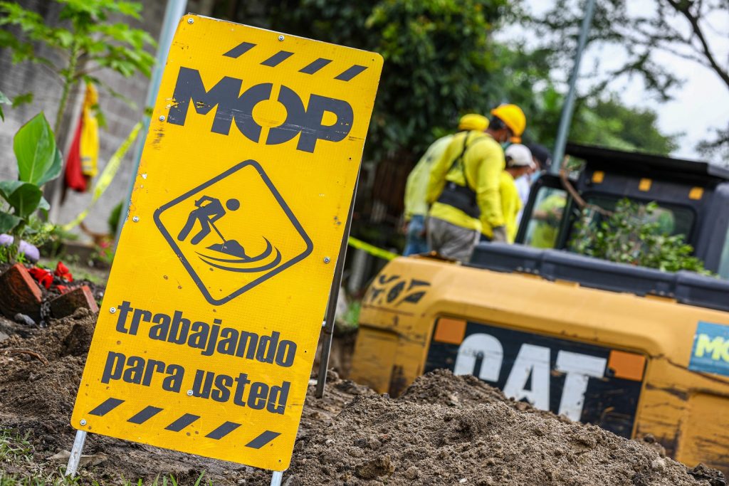 Avanzan trabajos de mitigación en el socavón de la colonia México, en Mejicanos
