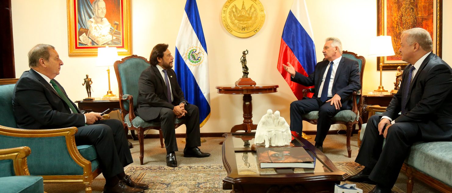 Vicepresidente Félix Ulloa con Embajador de Rusia