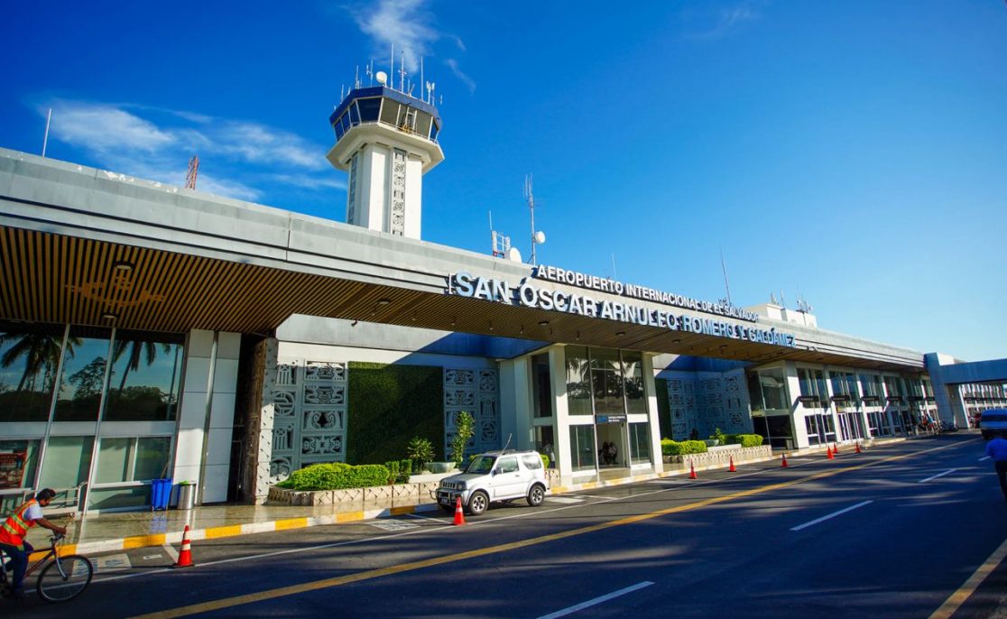 La ampliación del Aeropuerto de El Salvador lleva un avance del 96, lo