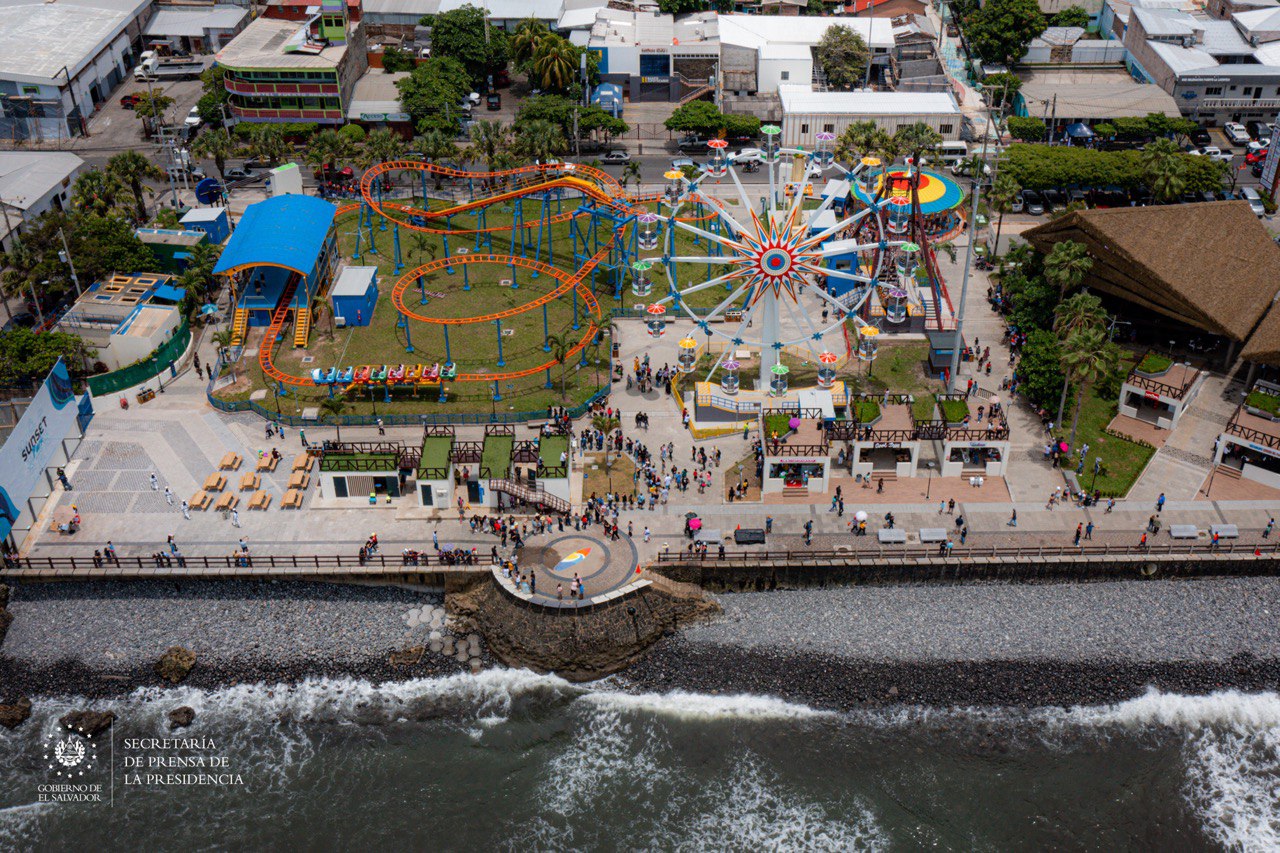 Parque de Diversiones Sunset Park continúa recibiendo gran afluencia de turistas nacionales y extranjeros - Presidencia de la República de El Salvador